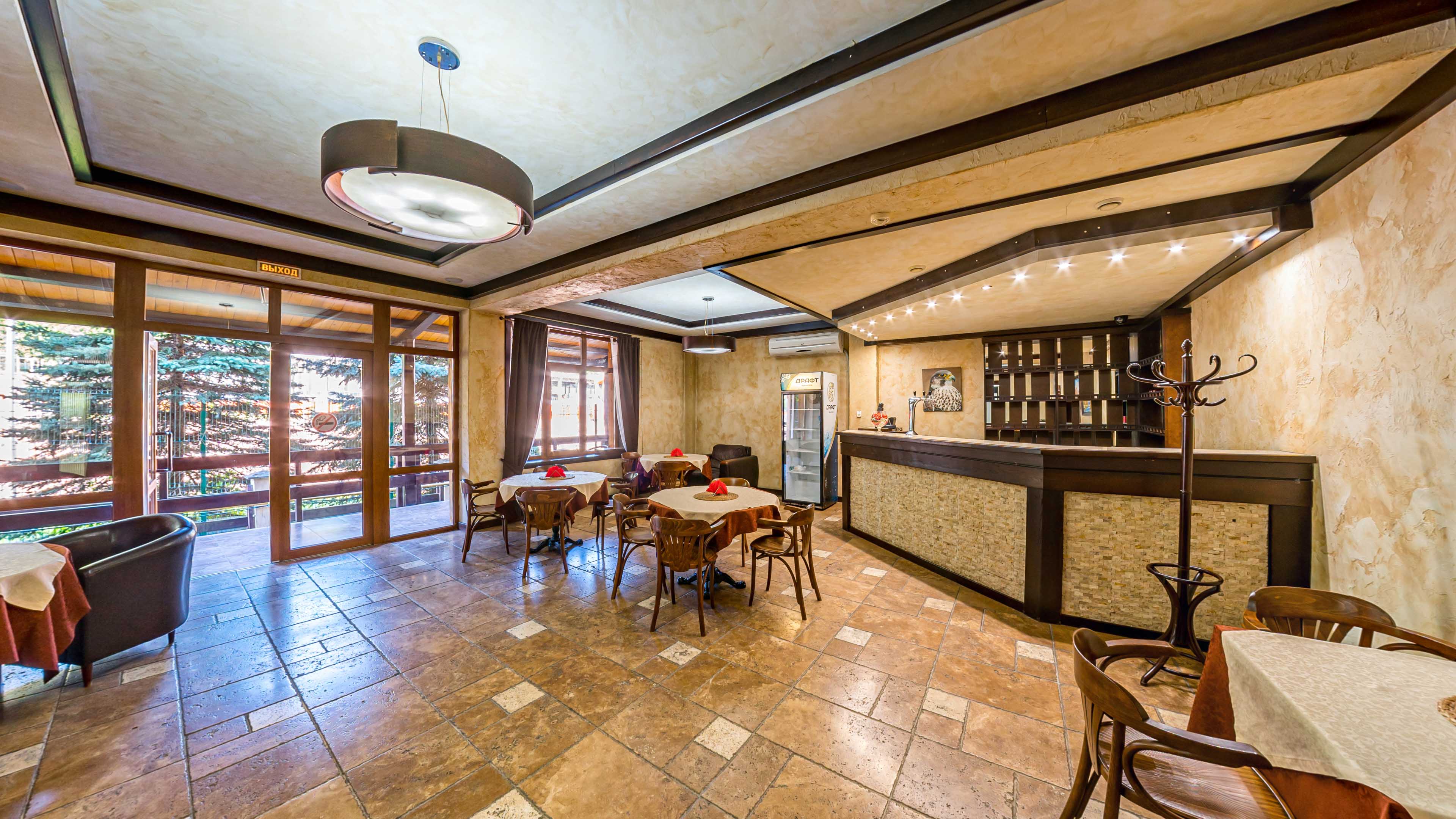 lobby-bar