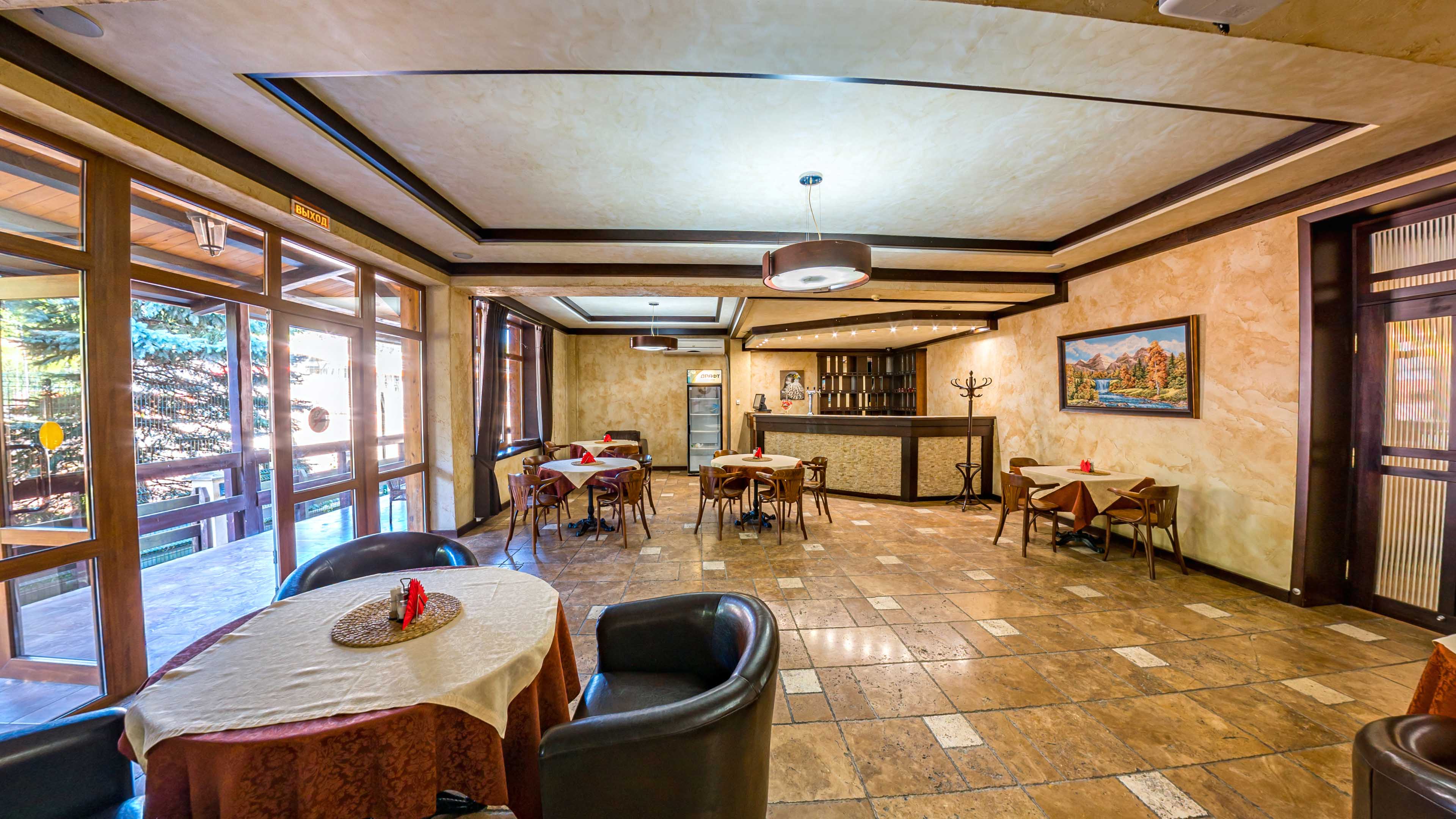 lobby-bar